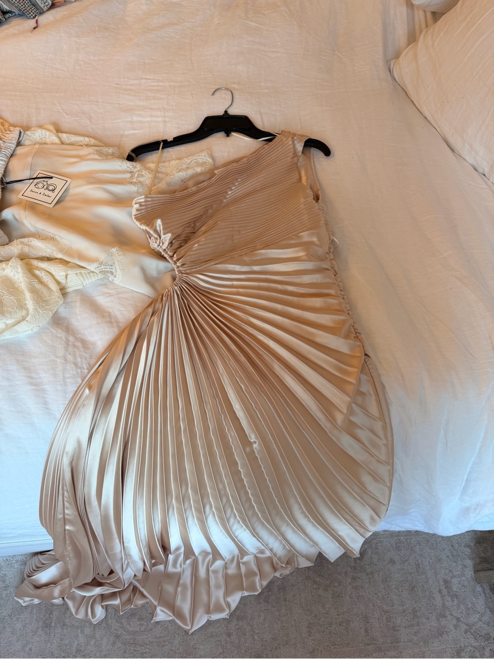 One-Shoulder Pleated Satin Evening Dress in Champagne - Picture 7 of 7